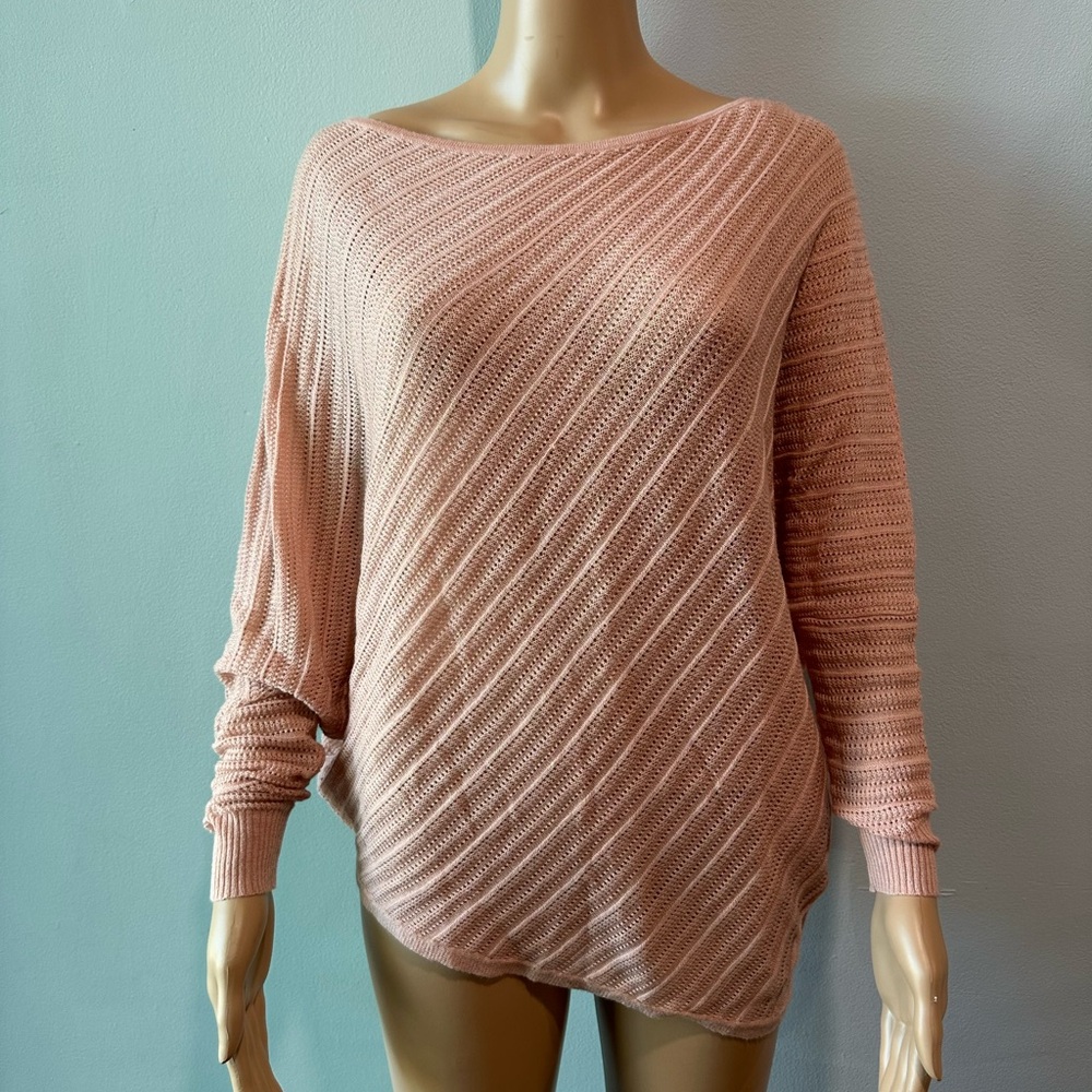 Gorgeous light pink/orange sweater trendy style